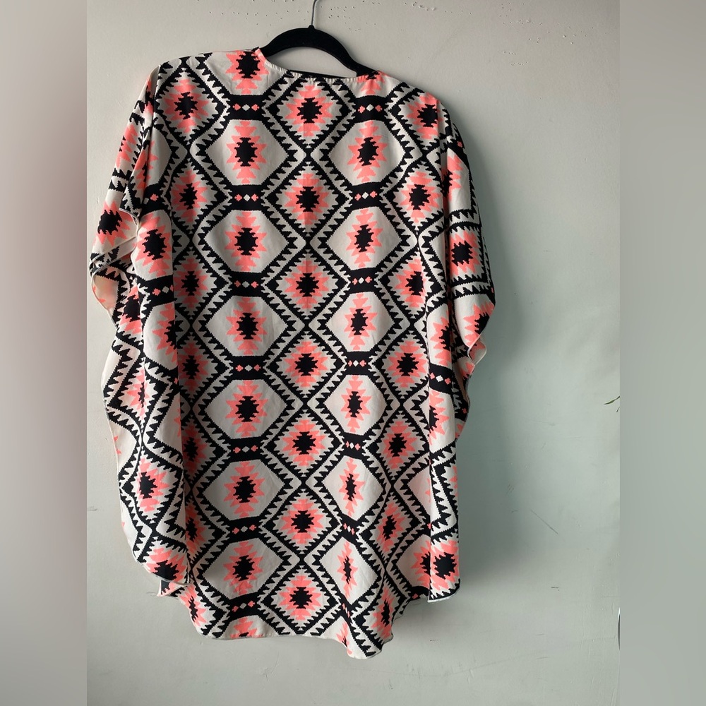 Live 4 Truth Aztec Tribal Print Kimono Cardigan | Size M | Pink Black White - Picture 3 of 6